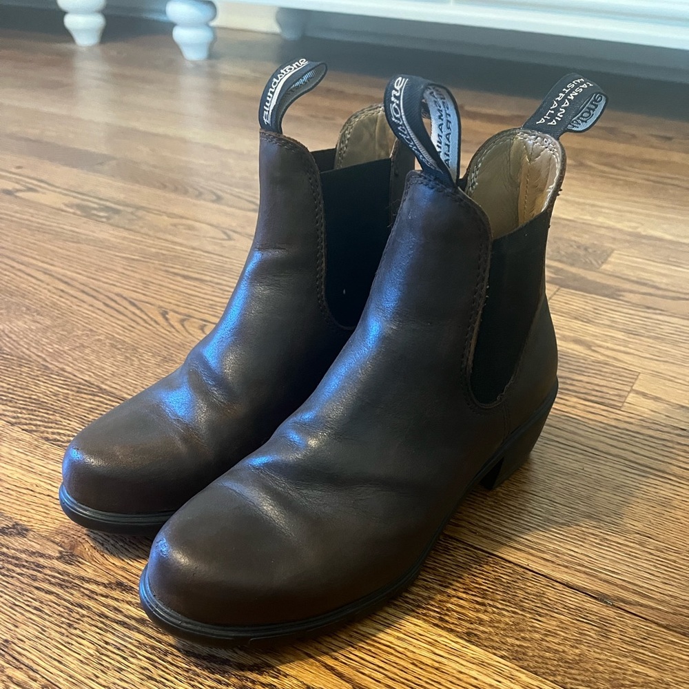Heeled Blundstone Boots